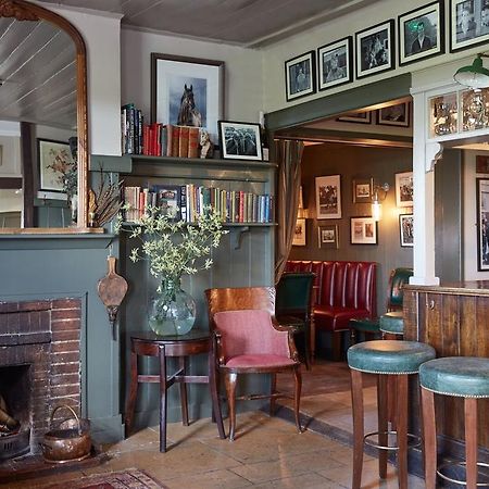The Pheasant Inn Hungerford Bagian luar foto