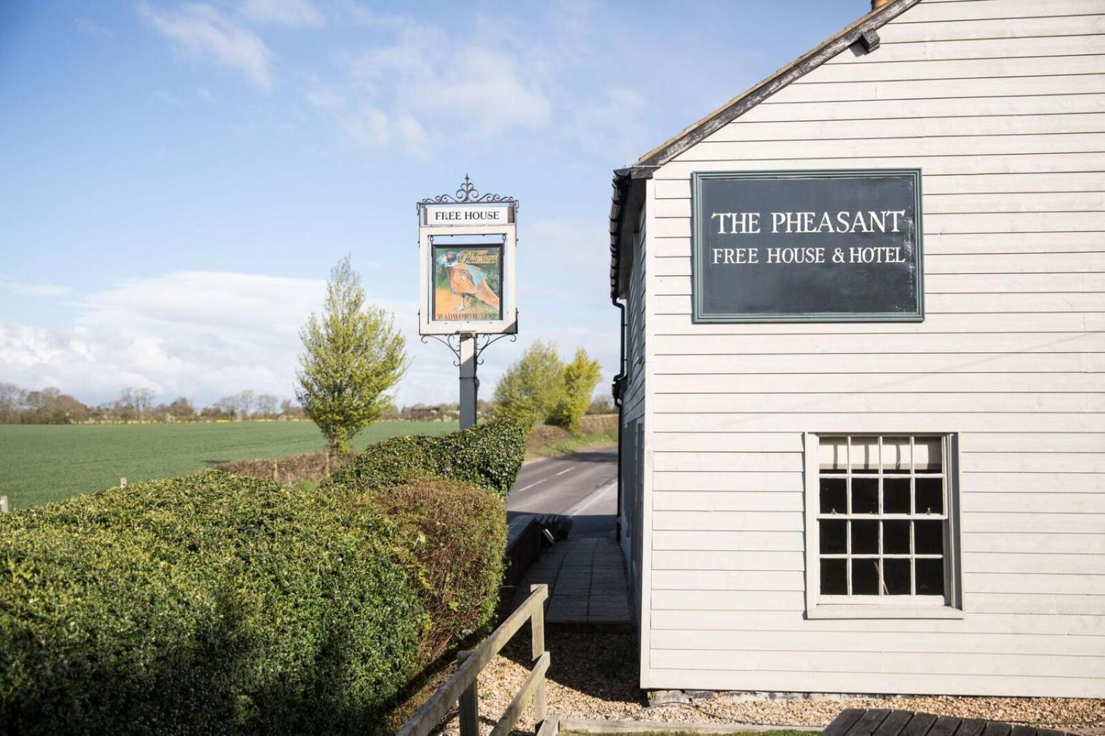 The Pheasant Inn Hungerford Bagian luar foto